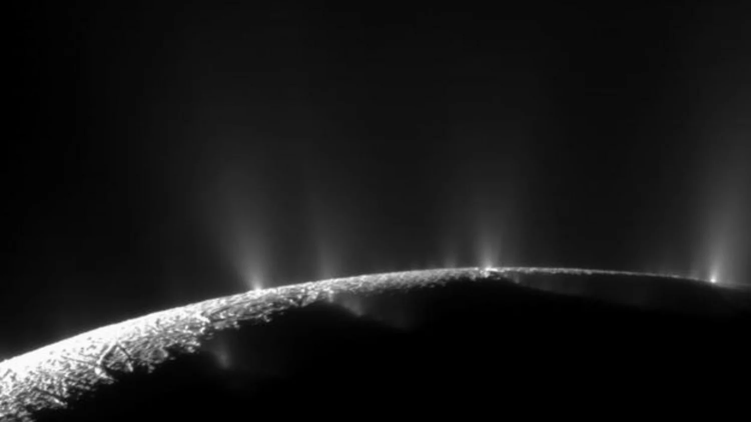 Encélado posible cuna de vida extraterrestre
