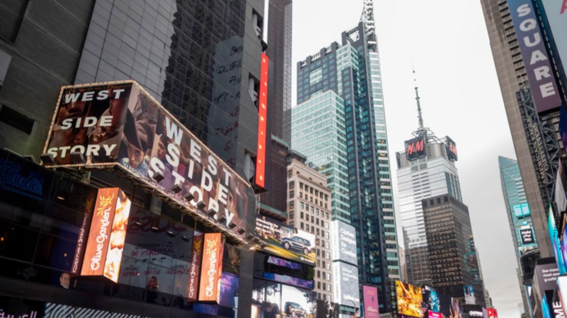 Nueva York prohíbe espectáculos por coronavirus