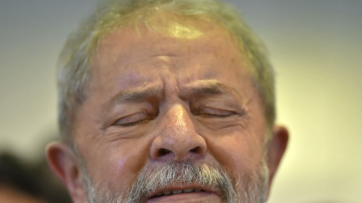 Juez ordena congelar cuentas y bienes de Lula
