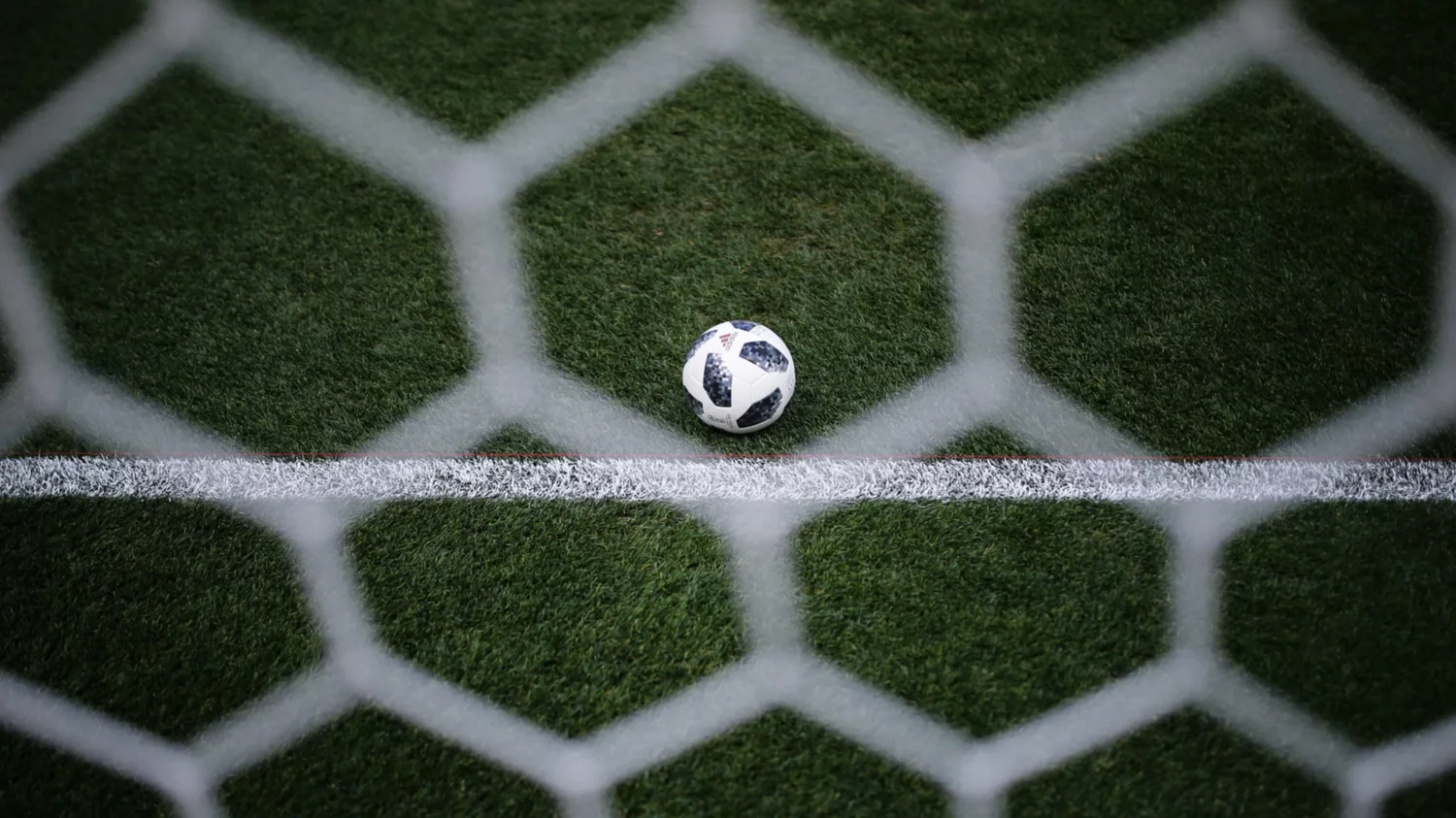 FIFA organiza partido para recaudar fondos en lucha contra pandemia