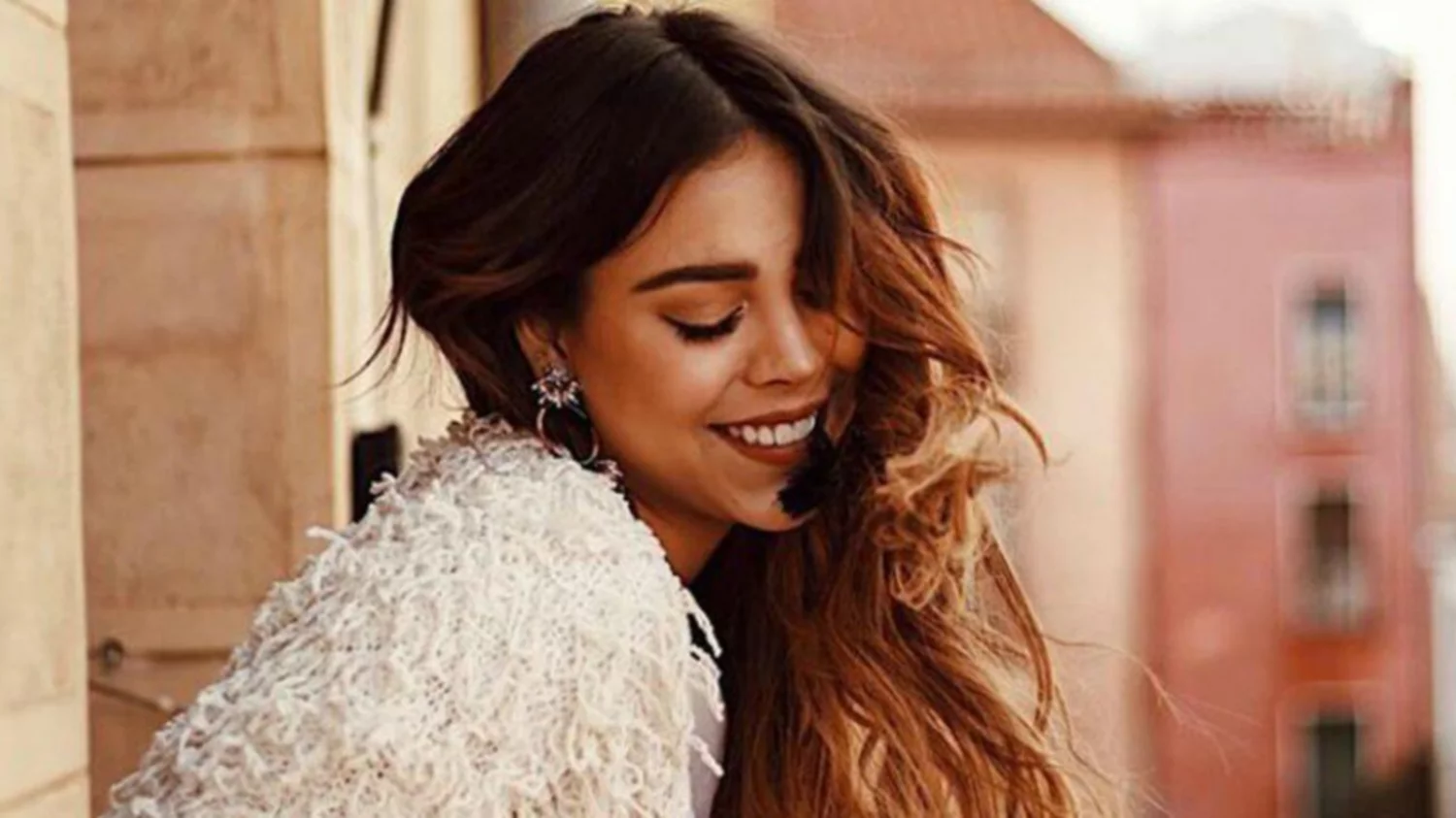 Danna Paola más delgada que antes Danna Paola más delgada que antes