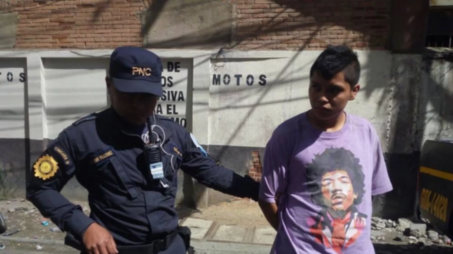 Hombre portaba más de 50 municiones en sus bolsillos Hombre portaba más de 50 municiones en sus bolsillos