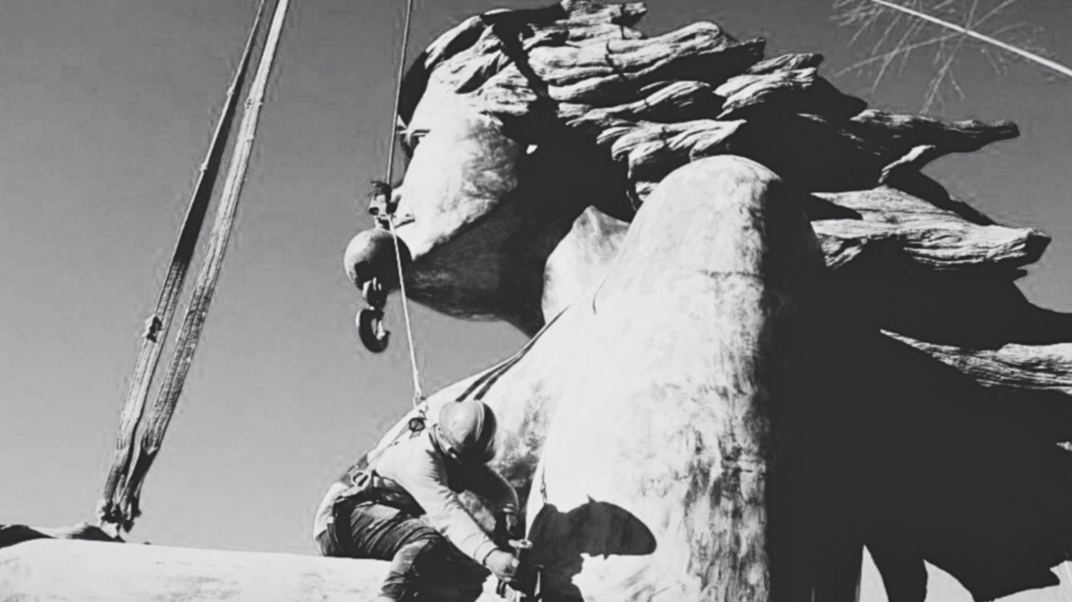Demolición del Monumento a la Reconciliación (Fotografía: Diario El Salvador)