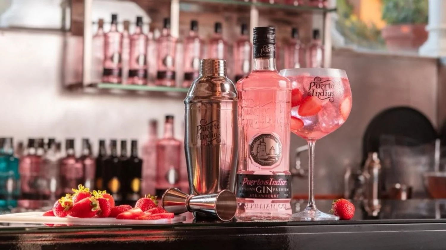 Grupo Licores de Guatemala compra la ginebra sevillana Puerto de Indias