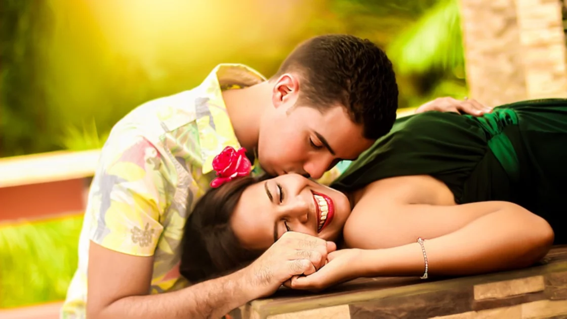 Unas palabras de amor podrían ayudarnos a conquistar a esa mujer que tanto amamos. Fotografía de Omar Medina en Pixabay, utilizada con fines ilustrativos para esta nota. 