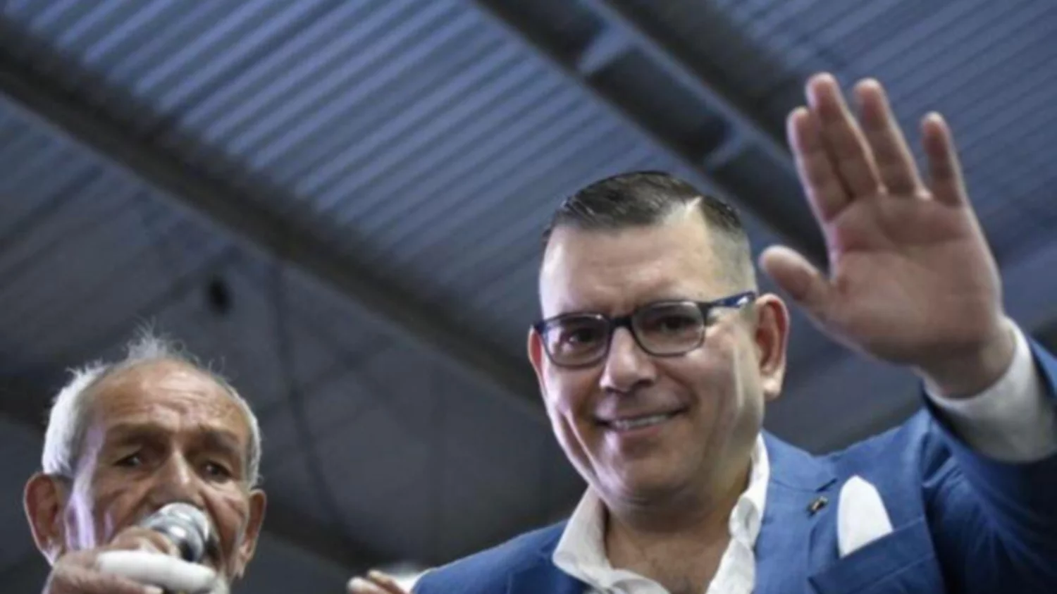 Organizaciones civiles y ciudadanos presentaron acciones legales contra magistrados del TSE por la inscripción de Manuel Baldizón. (Foto: FB Manuel Baldizón) Organizaciones civiles y ciudadanos presentaron acciones legales contra magistrados del TSE por la inscripción de Manuel Baldizón. (Foto: FB Manuel Baldizón)