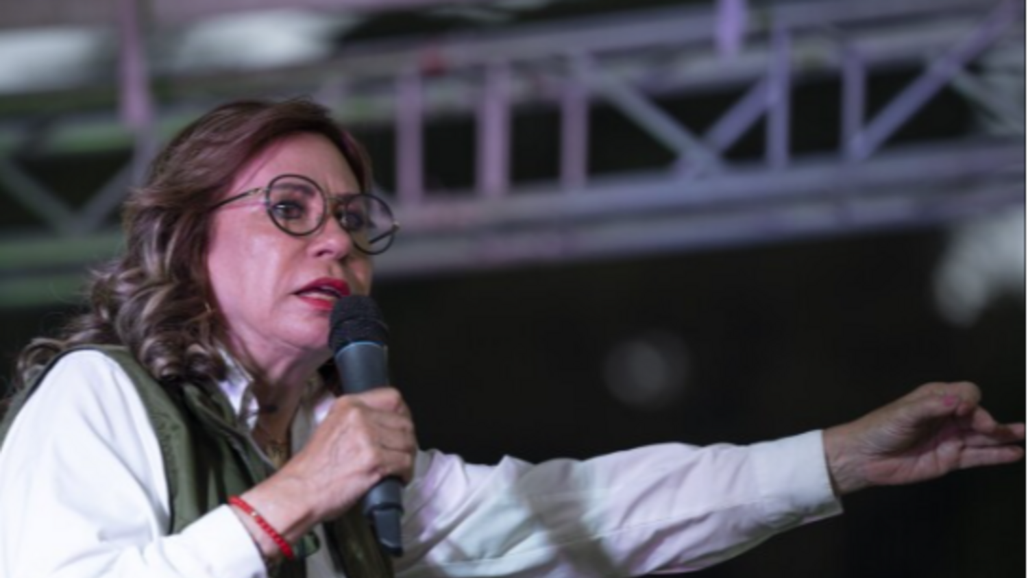 Sandra Torres sigue en pugna con varios diputados por el control de la UNE.