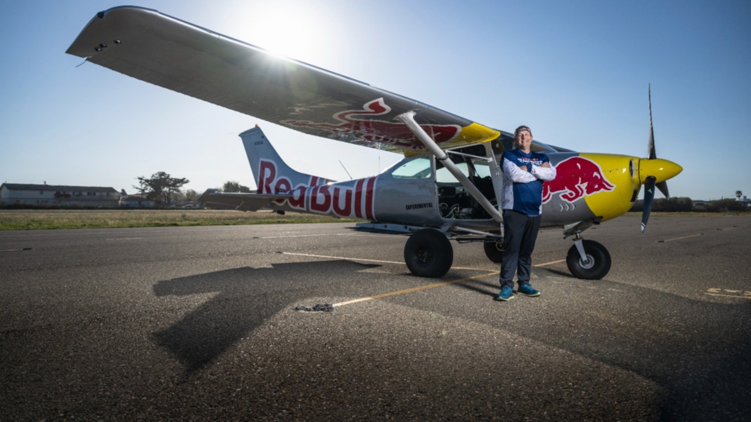 Plane Swap: un piloto se lanzó de un avión en pleno vuelo para conducir otra aeronave Plane Swap: un piloto se lanzó de un avión en pleno vuelo para conducir otra aeronave