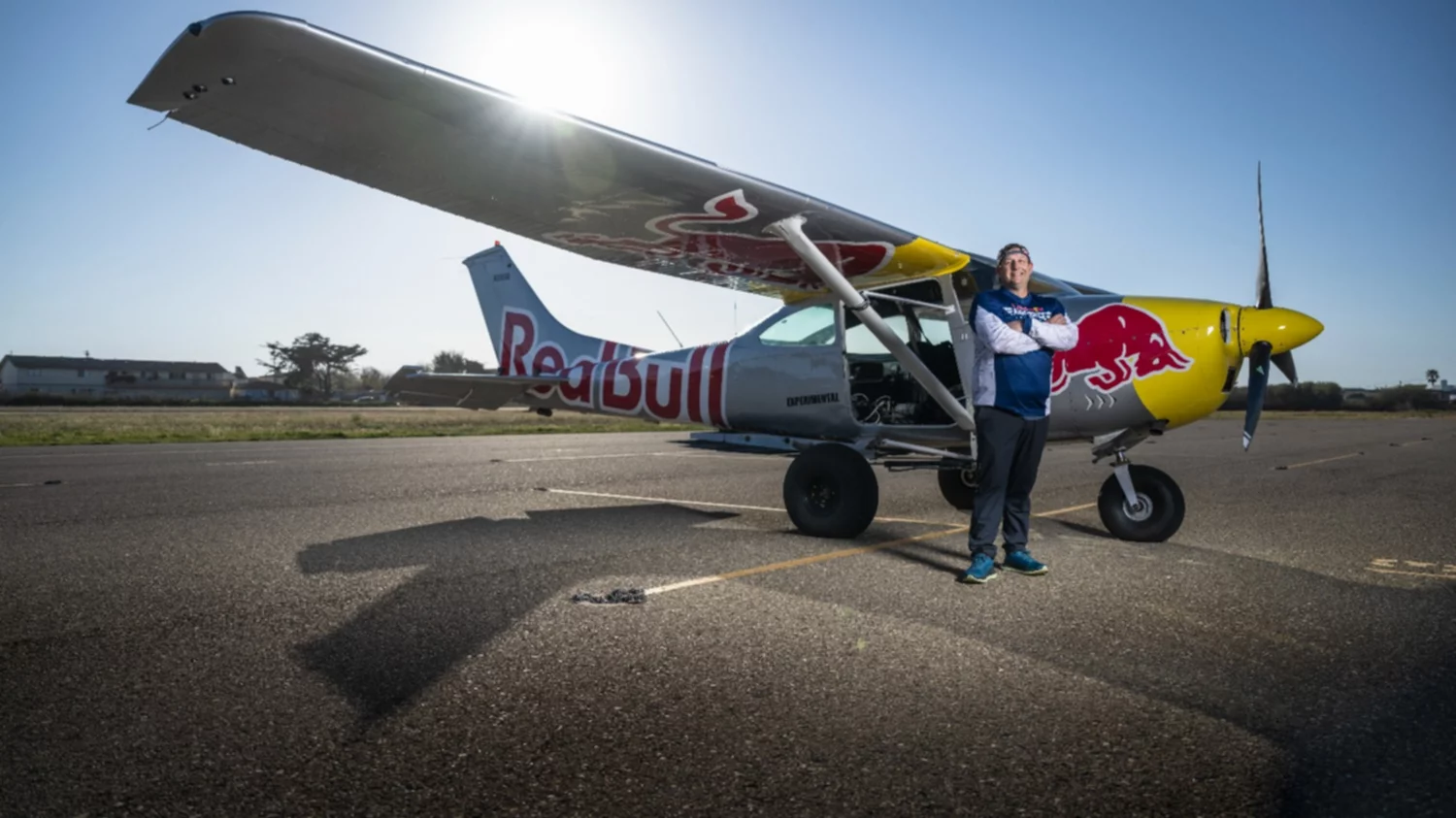 Plane Swap: un piloto se lanzó de un avión en pleno vuelo para conducir otra aeronave