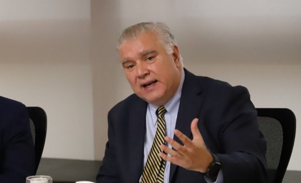 Carlos Arias Bouscayrol asume la presidencia del CACIF