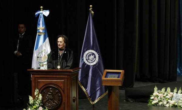 Morfín posterga pleno y dejaría sin materia amparo clave en elección del fiscal general