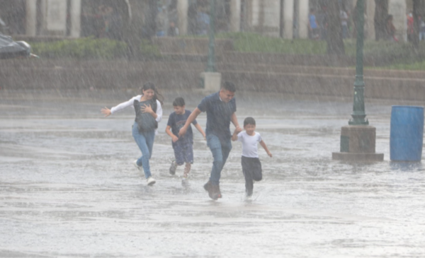 Lluvias desde la madrugada cambian el panorama este domingo 19 de abril