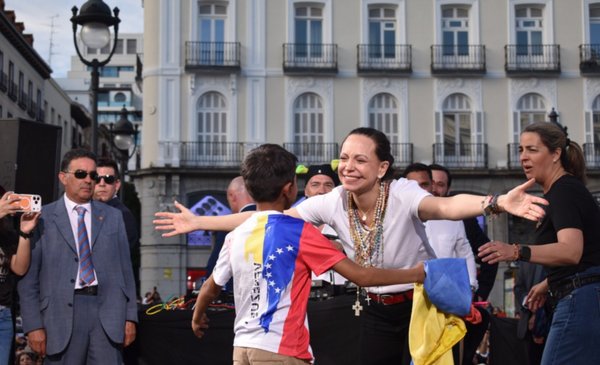 Machado prevé volver a Venezuela a fin de año e insta a elecciones rápidas