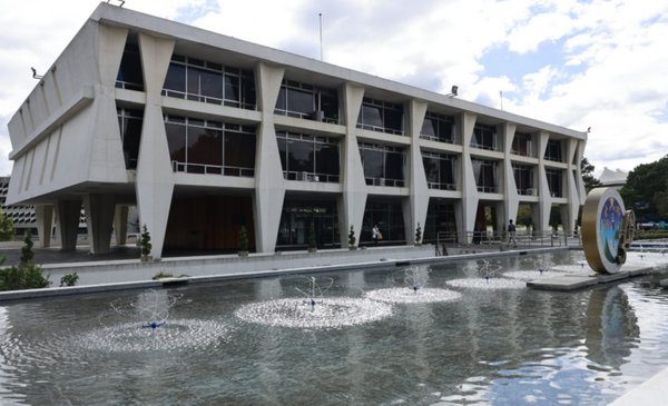 Gobierno cancela licencias ambientales vinculadas al cierre de la USAC