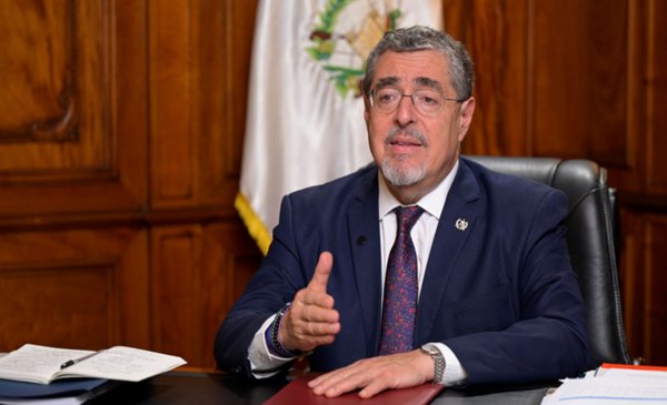 Bernardo Arévalo inicia entrevistas a los seis candidatos a fiscal general