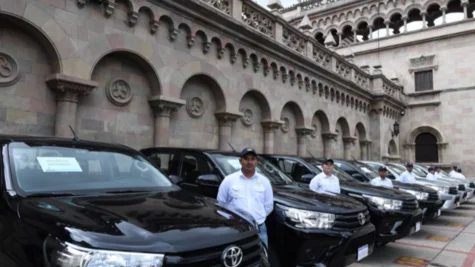 Gobierno refuerza regulación de placas en vehículos oficiales (Fotografía: AGN)