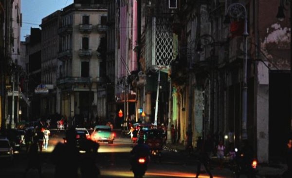 Cuba registra cortes eléctricos en casi la mitad del país