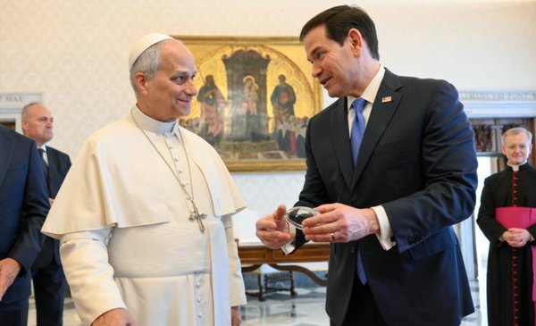 En Roma, Rubio intenta calmar tensiones con el papa León tras polémica con Trump