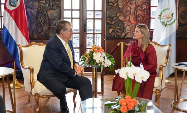 Arévalo se reúne con Laura Fernández previo a su investidura como presidenta de Costa Rica