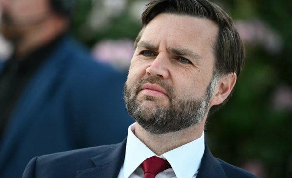 Vance lanza ultimátum nacional contra fraude en Medicaid
