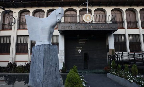 A dos días del relevo en el MP, un amparo podría obligar a repetir la elección del fiscal general