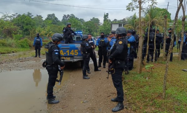 Guatemala refuerza seguridad en frontera con Honduras tras masacre que dejó 19 muertos