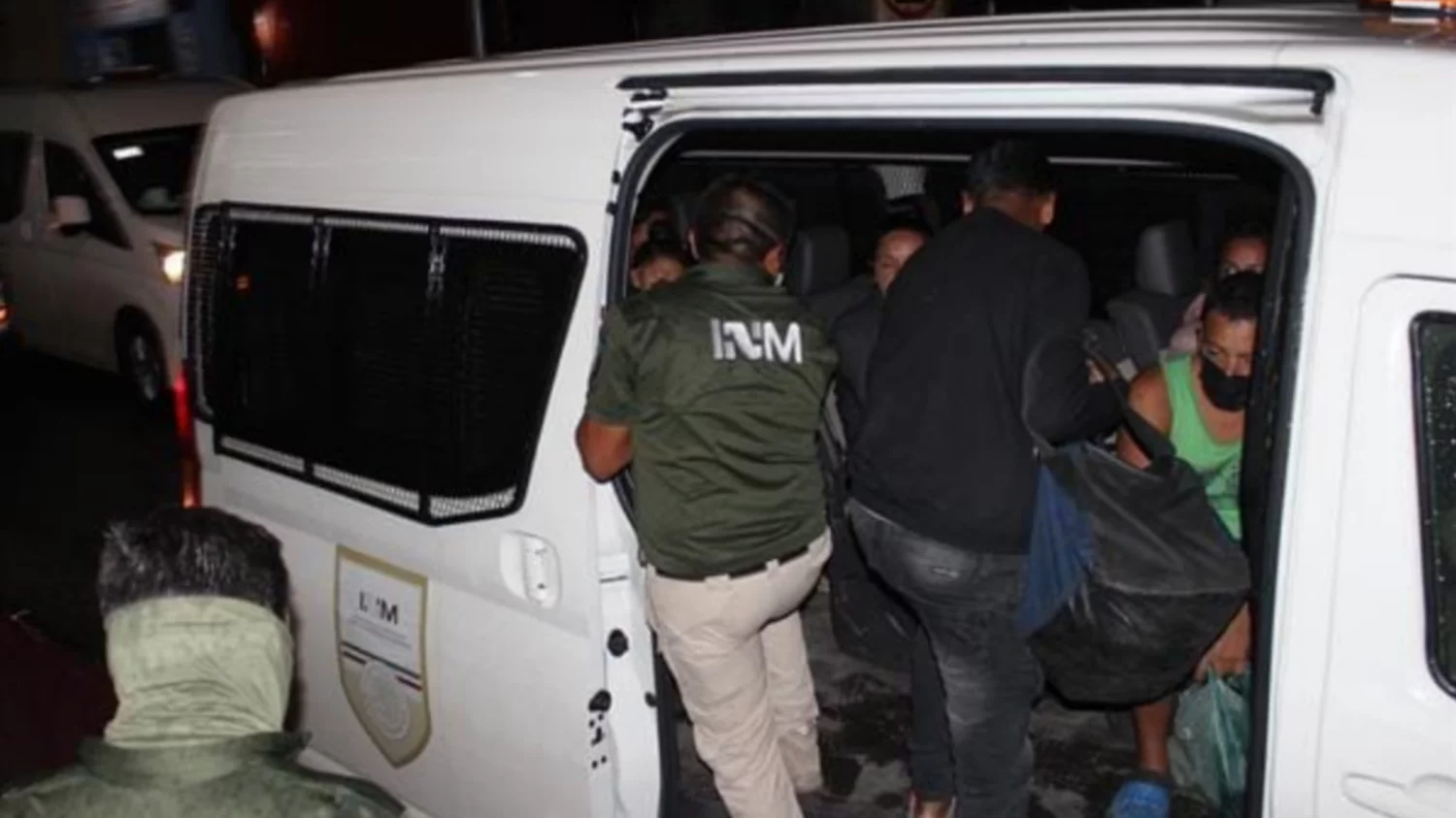 Autoridades mexicanas realizaron operativos en su frontera para detener caravana migrante Autoridades mexicanas realizaron operativos en su frontera para detener caravana migrante