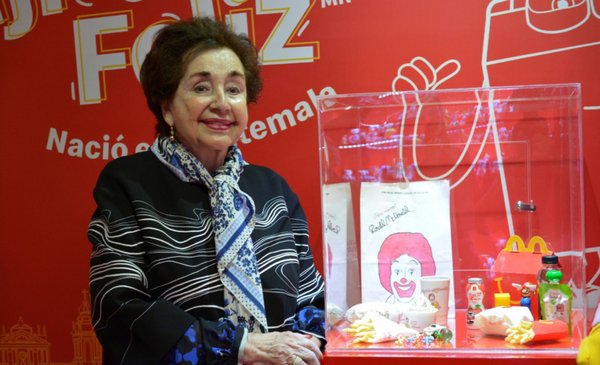 McDonald's honra a Doña Yoly de Cofiño, alma de la