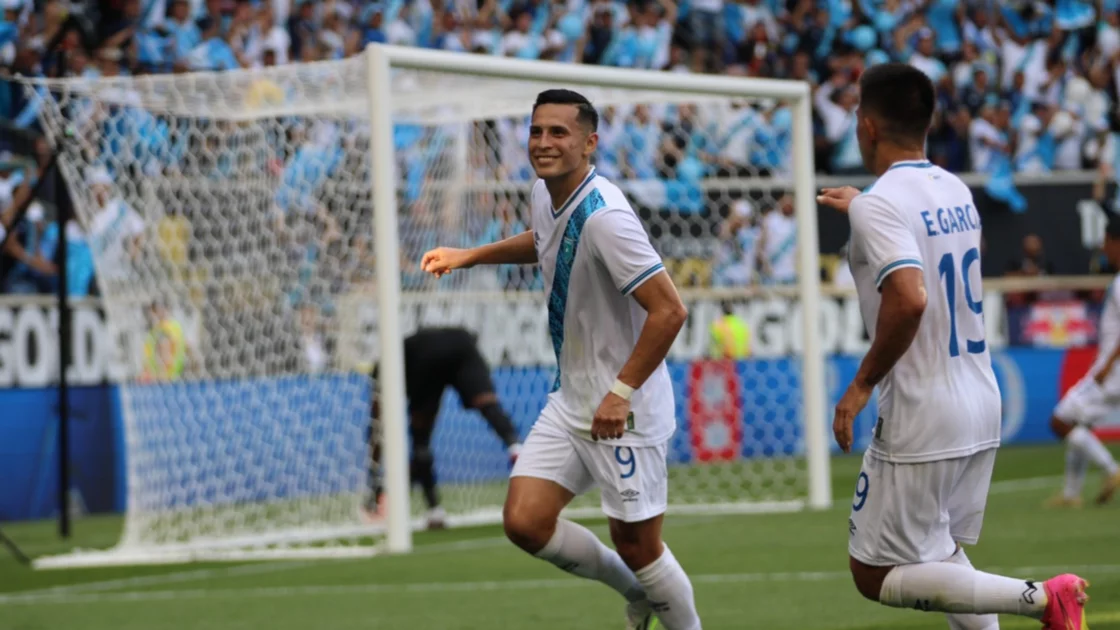 Rubio Rubin celebrando el tanto ante Guadalupe