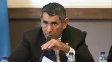 Esduin Javier Javier, más conocido como Tres Kiebres, preside la comisión de Asuntos Municipales que dio luz verde a la condonación de deuda municipal al INDE. 