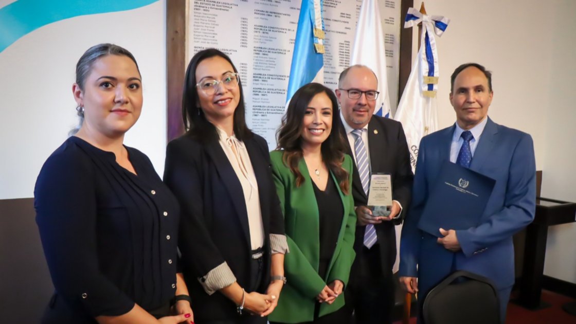 Senacyt recibe reconocimiento por simplificación de trámites