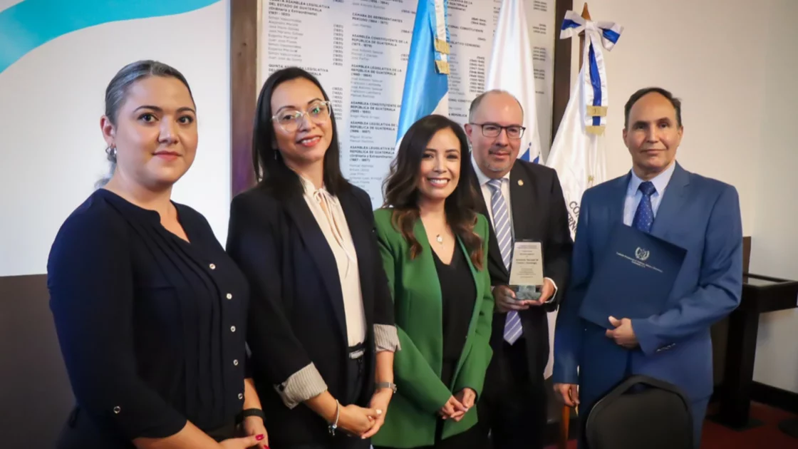 Senacyt recibe reconocimiento por simplificación de trámites