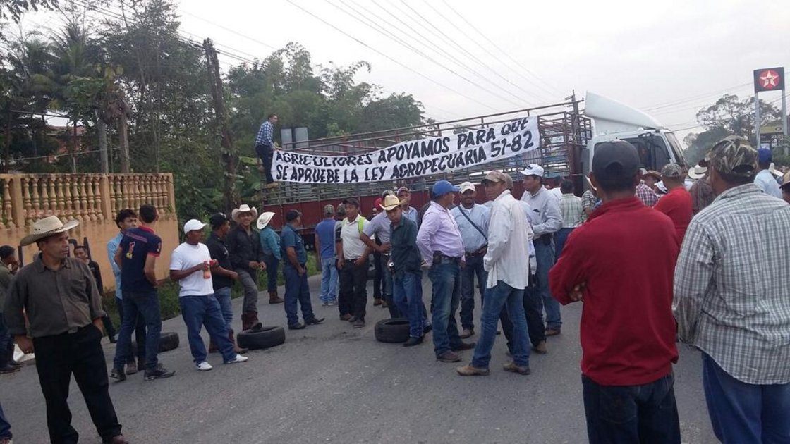 CACIF interpone amparo para frenar bloqueos