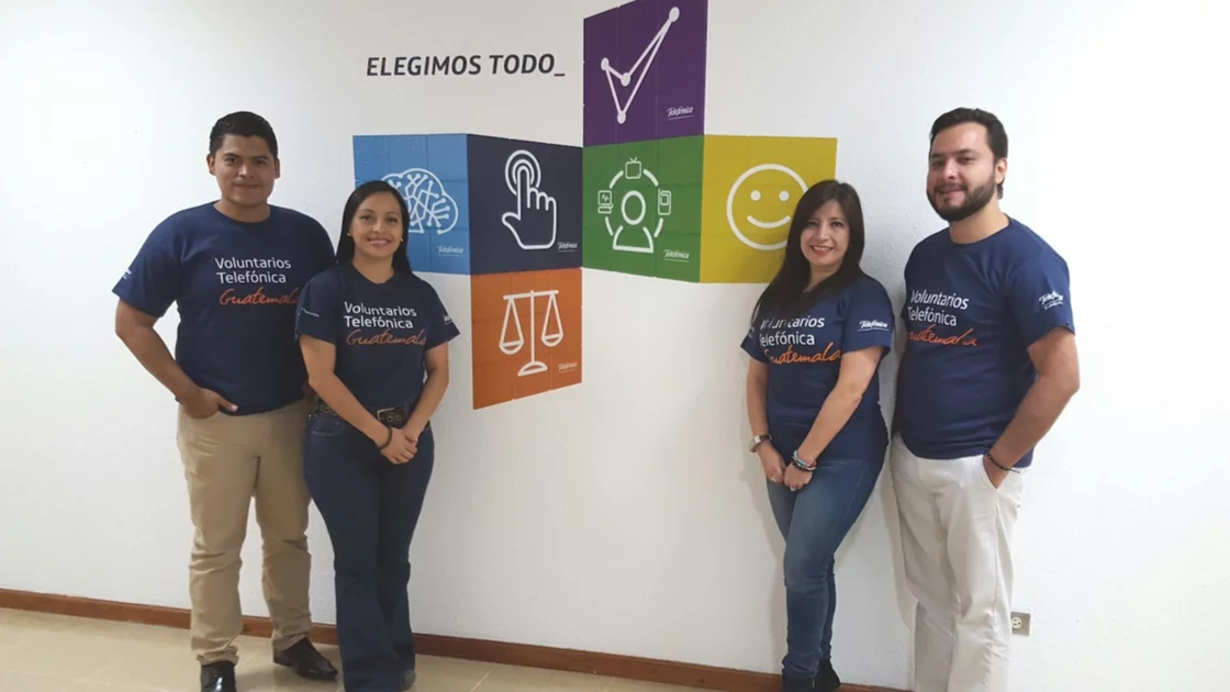 Colaboradores de Telefónica donan vacaciones para proyectos de la niñez