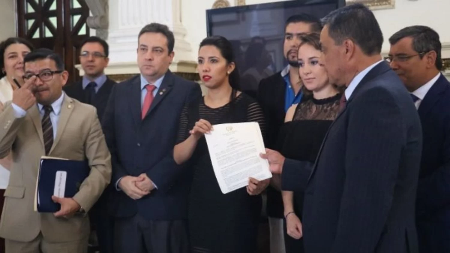 Diputados presentan iniciativa de ley para garantizar vacunas en el país Diputados presentan iniciativa de ley para garantizar vacunas en el país
