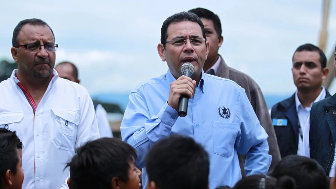 Jimmy Morales reaparece en Santiago Sacatepéquez
