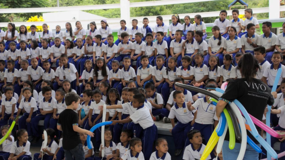 Fans de Arjona Celebran Día del Niño