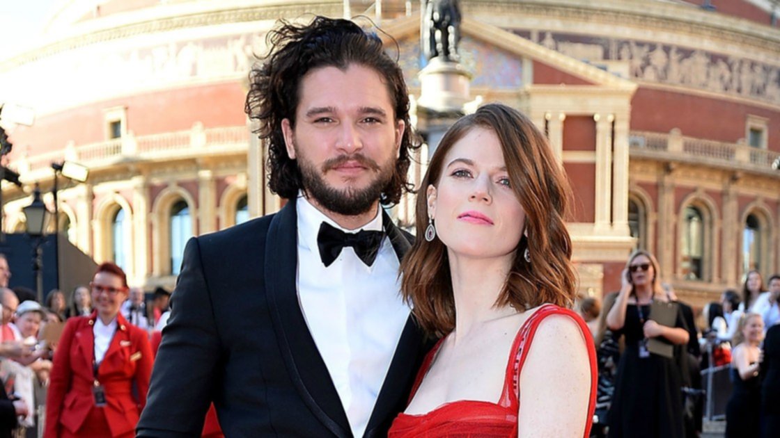 Personajes de Game of Thrones se comprometieron