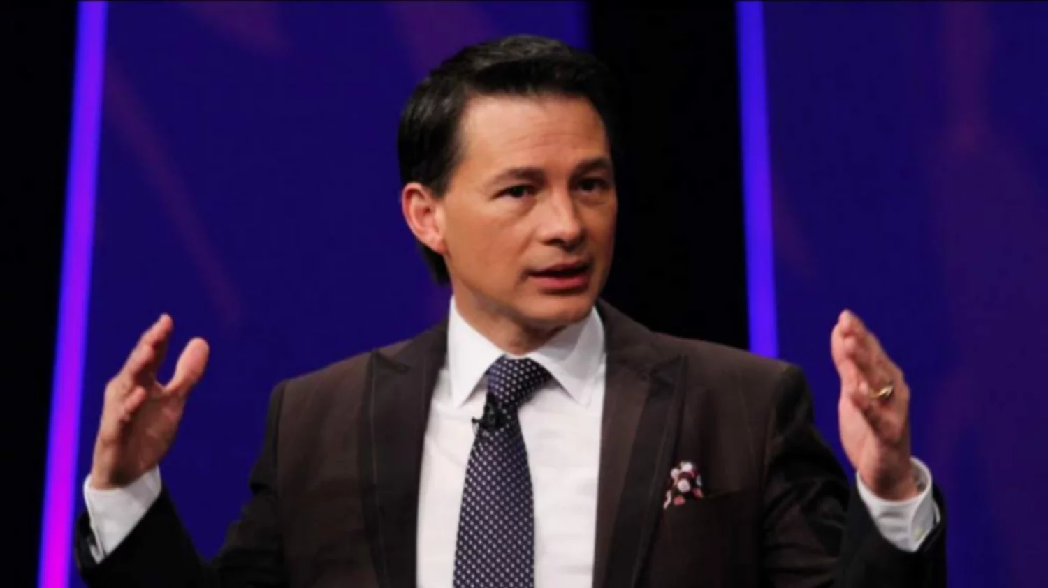 Cash Luna es noticia de nuevo