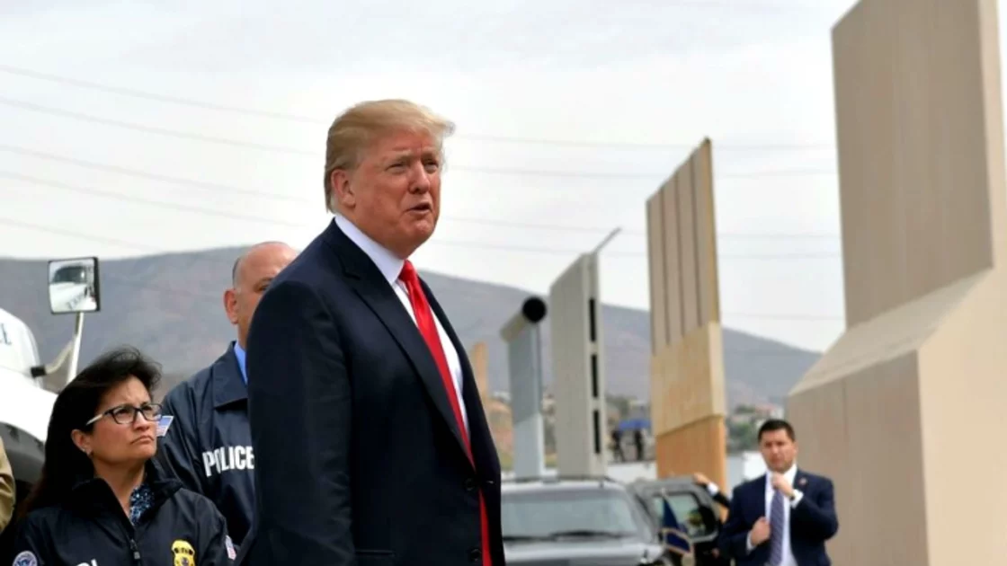 Trump prueba ocho prototipos para muro fronterizo