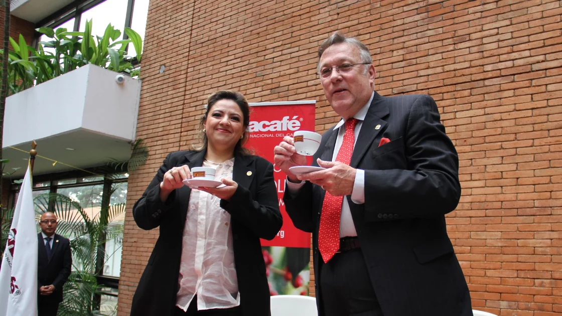Impulsarán el café guatemalteco en sedes diplomáticas