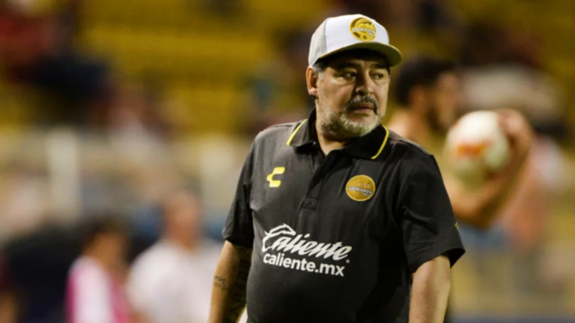 Maradona fue internado de emergencia