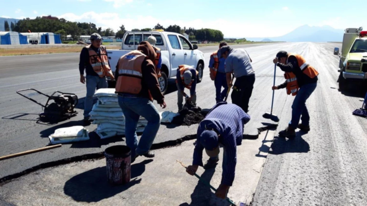 Desvían vuelos internacionales por cierre de pista en Aeropuerto La Aurora