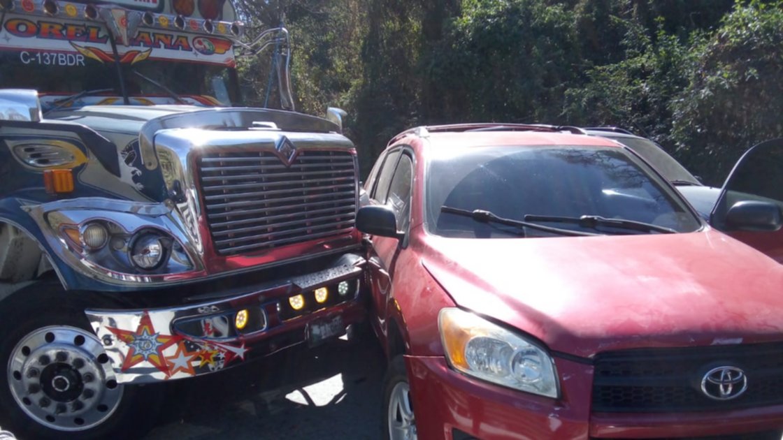 Accidente múltiple complica ingreso a Antigua Guatemala