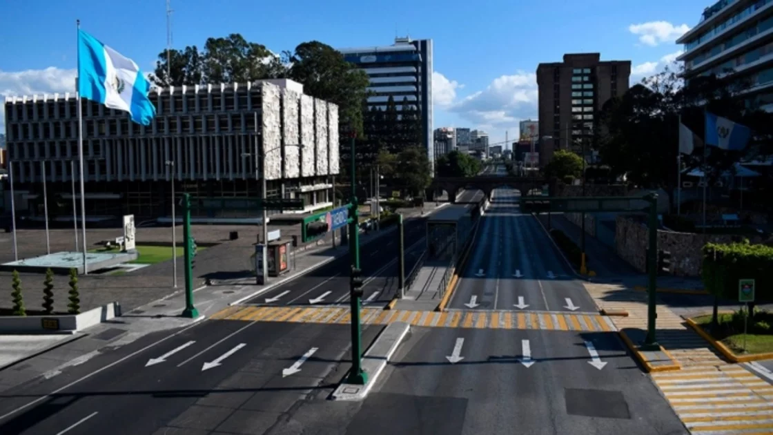 ¿Habrá toque de queda y cerrarán Guatemala por aumento de casos de covid?