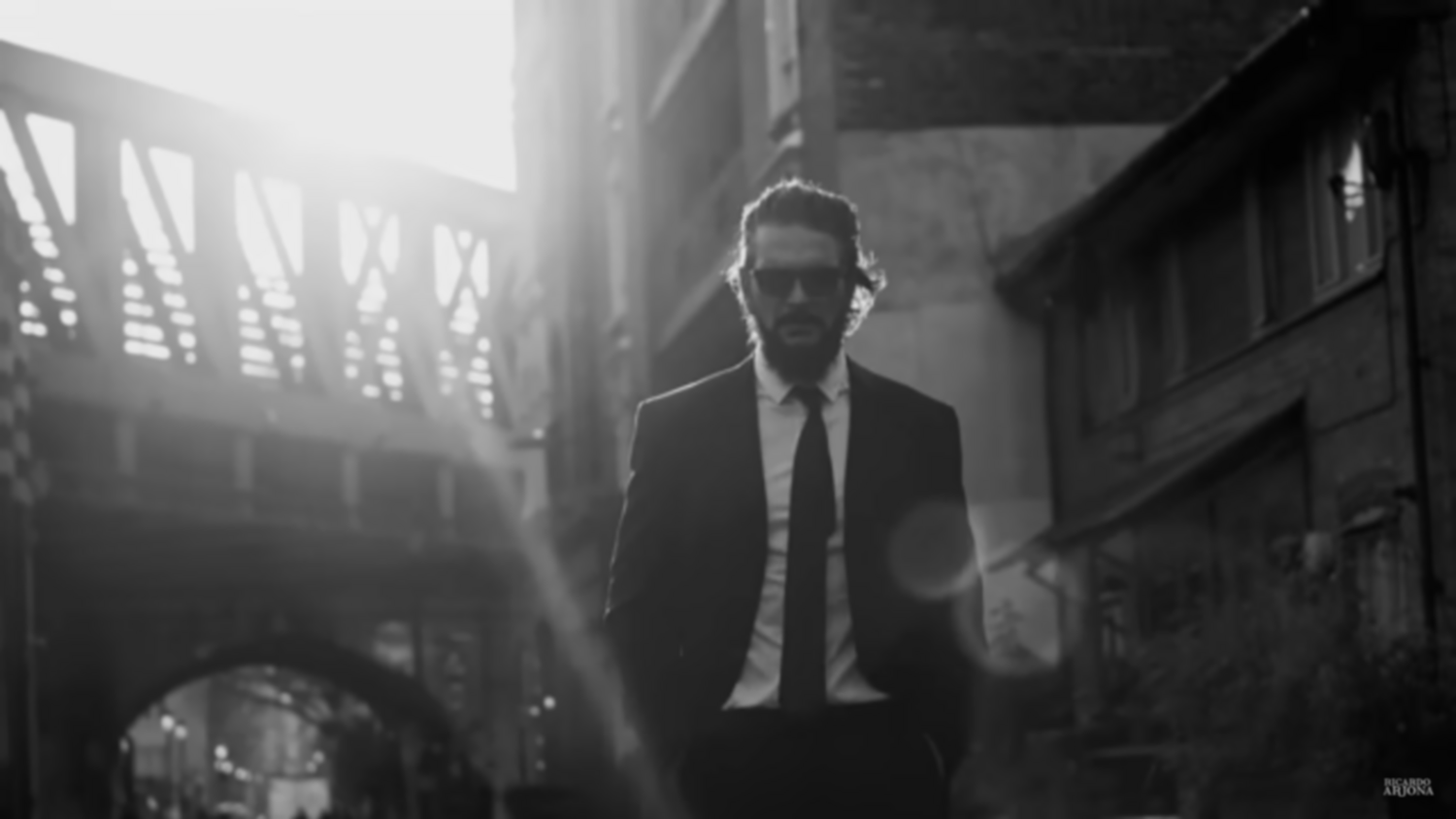 Ricardo Arjona estrena “Blanco”, su nueva producción discográfica
