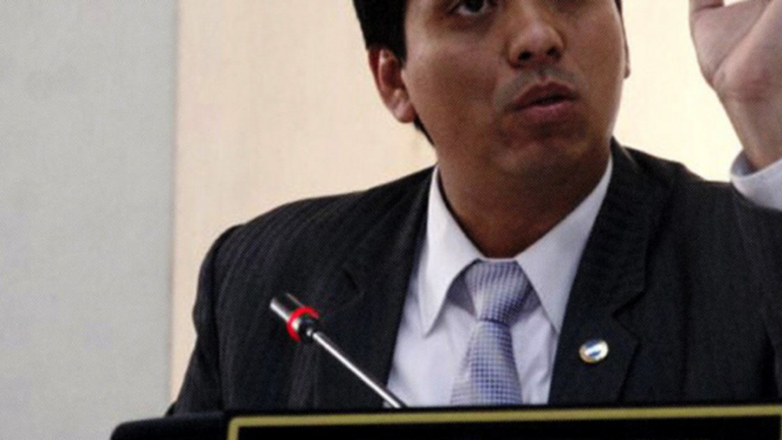 Niegan extender licencia laboral a Mynor Moto ¿Lo destituirán?