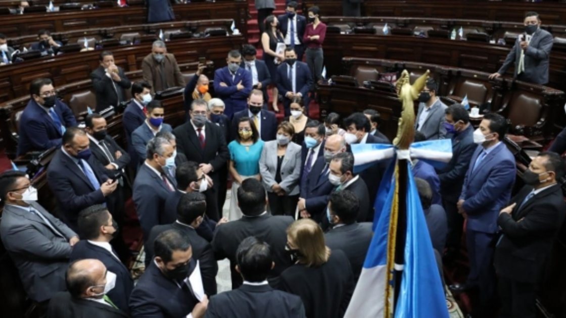 Estado de Calamidad: “Si ellos no quieren cumplir…ese si es el maldito problema de ellos”, dice Giammattei al Congreso