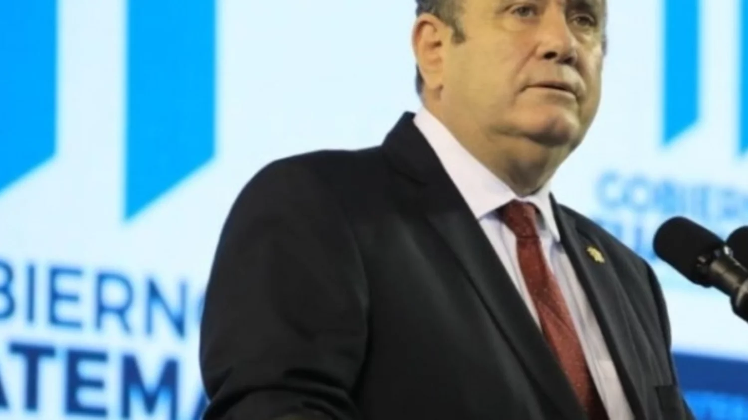 The New York Times revela supuesto soborno a Giammattei, Presidente de Guatemala lo niega The New York Times revela supuesto soborno a Giammattei, Presidente de Guatemala lo niega