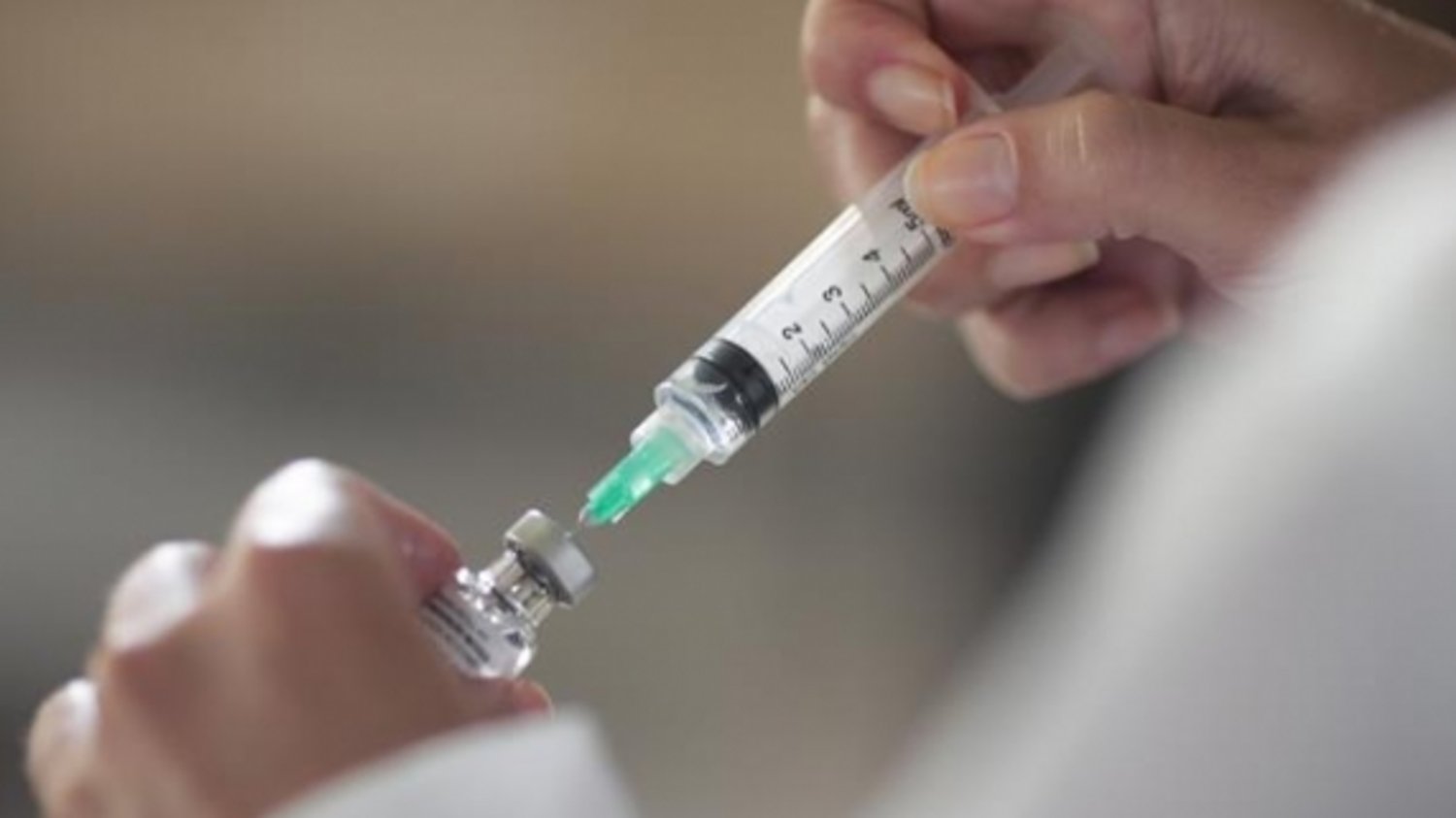 Autoridad europea aprueba tercera dosis con vacuna de Pfizer a los mayores de 18 años Autoridad europea aprueba tercera dosis con vacuna de Pfizer a los mayores de 18 años